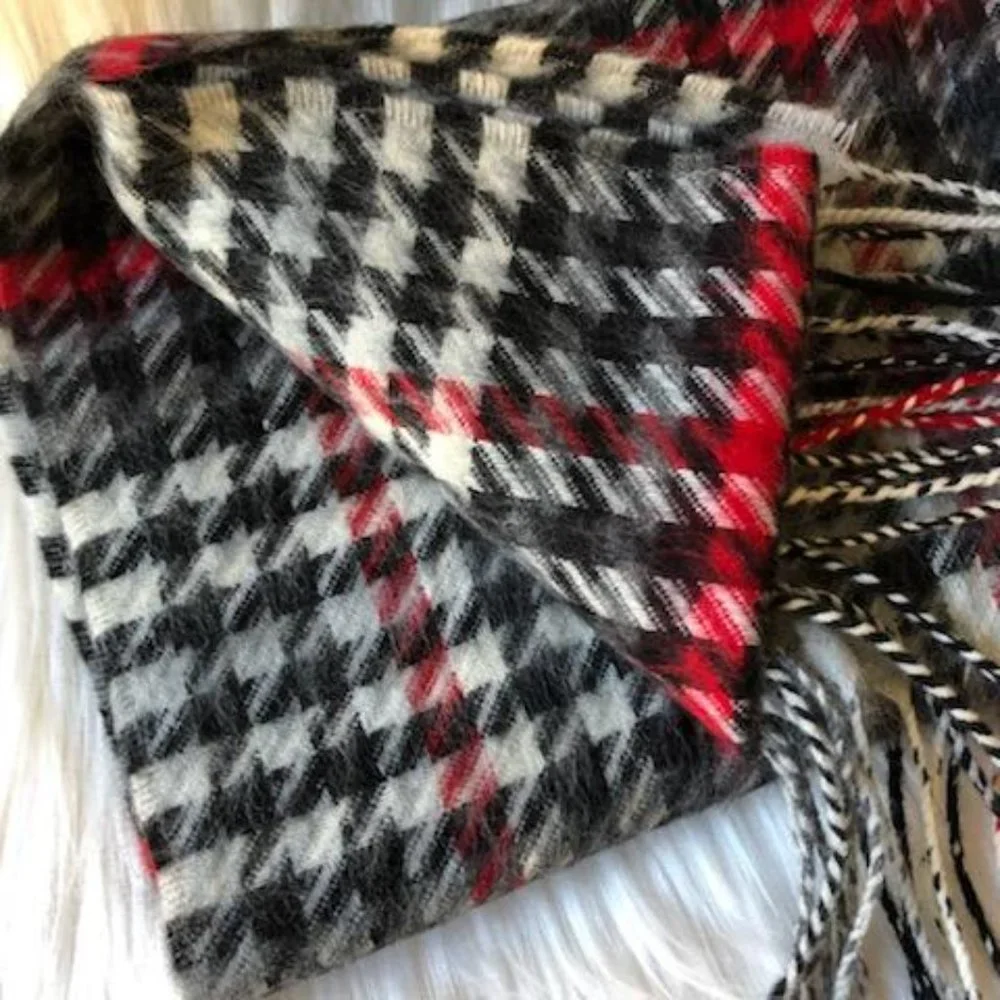 Steve Madden Houndstooth Design Scarf